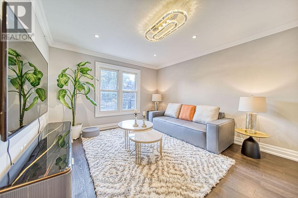 88 Montgomery Court, Markham, Ontario  L3R 0C1 - Photo 7 - N12602372