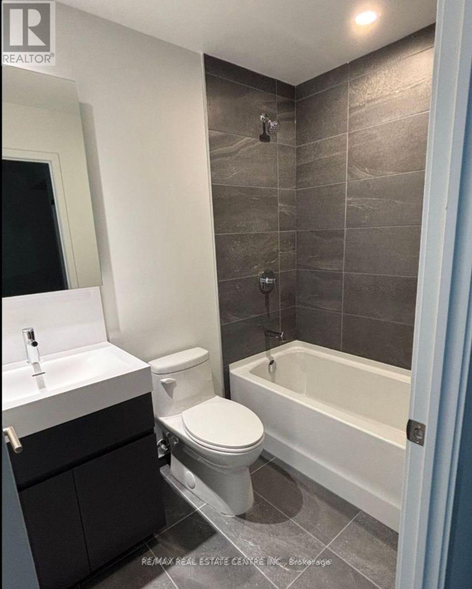 2001 - 39 Mary St Street, Barrie (City Centre), Ontario  L4N 1S9 - Photo 15 - S12602308