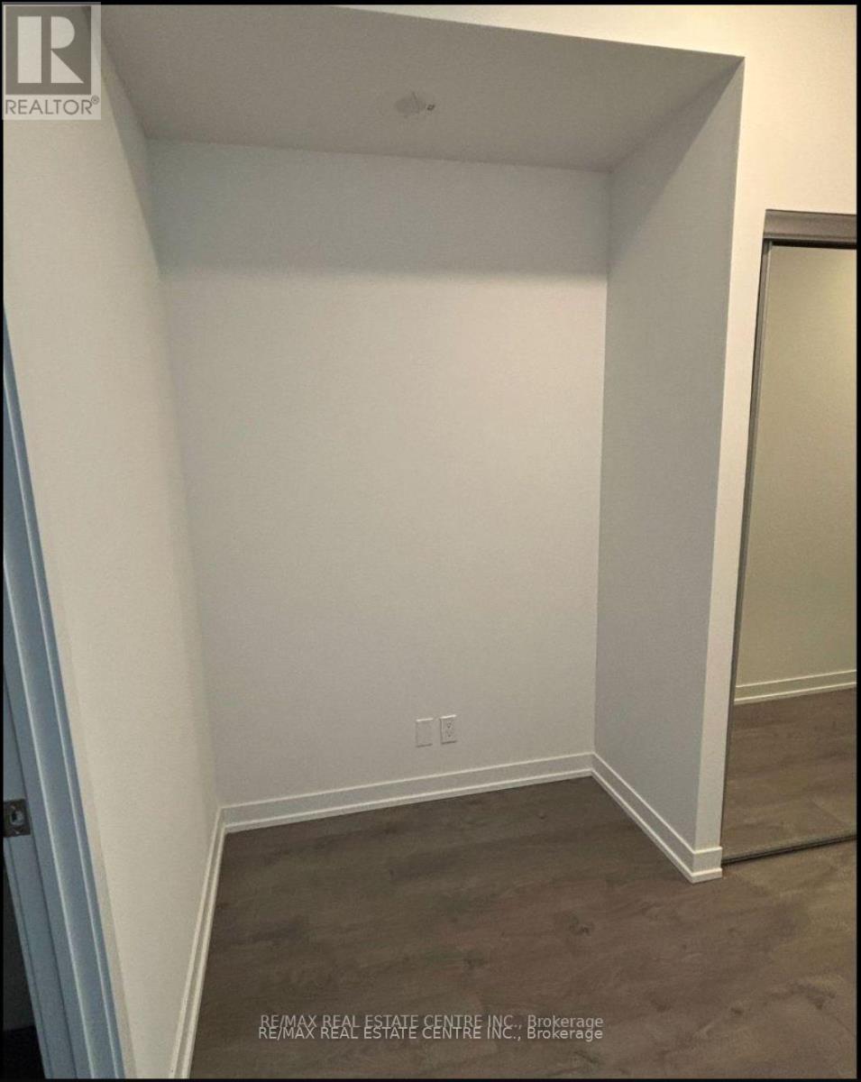 2001 - 39 Mary St Street, Barrie (City Centre), Ontario  L4N 1S9 - Photo 16 - S12602308