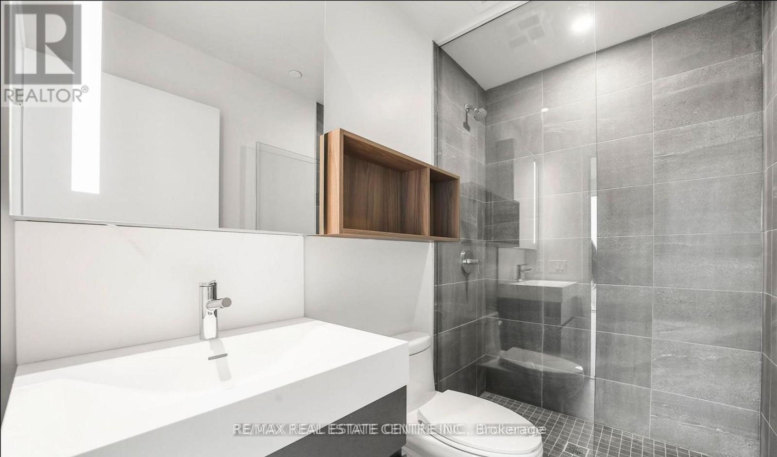 2001 - 39 Mary St Street, Barrie (City Centre), Ontario  L4N 1S9 - Photo 19 - S12602308