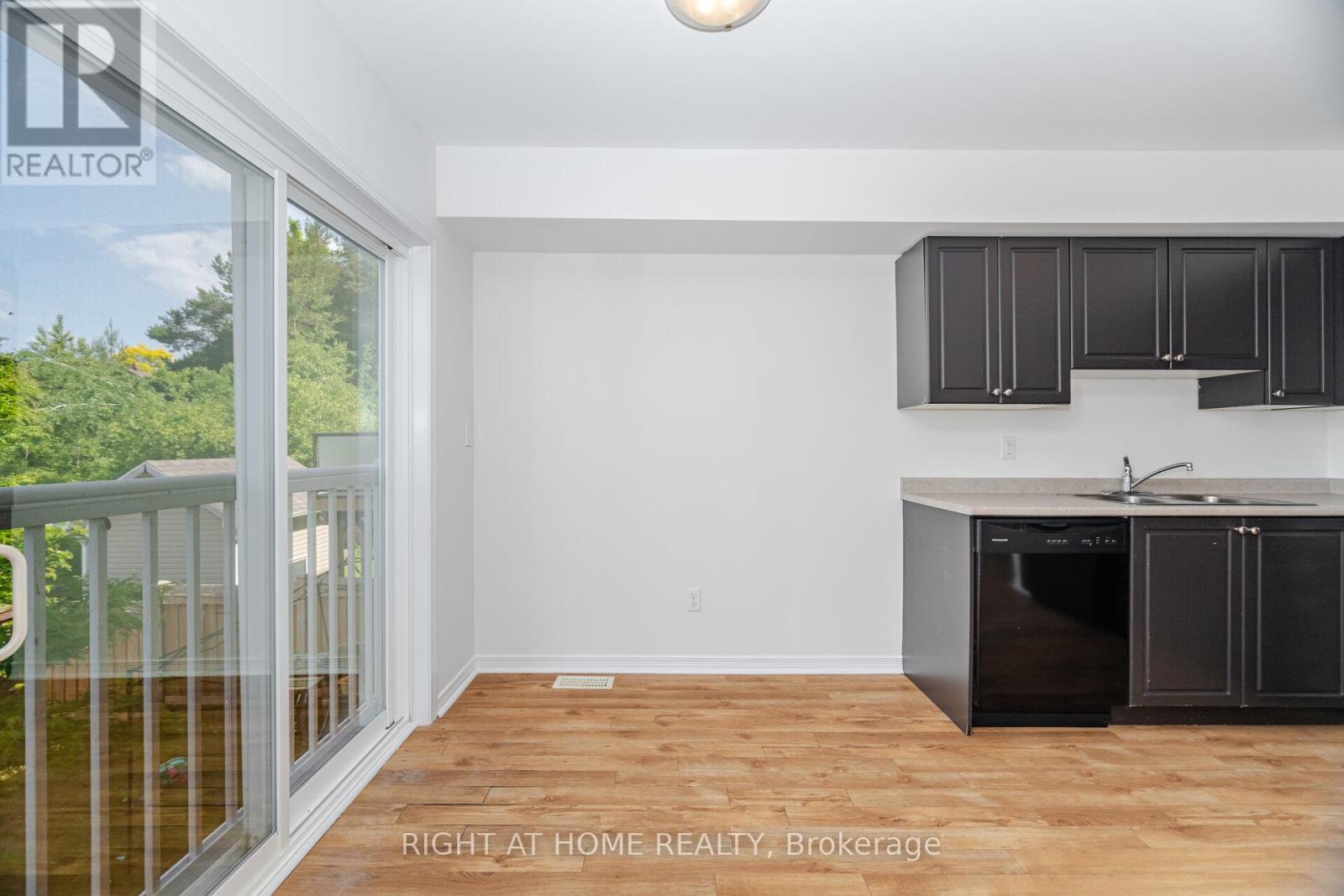 23 Peartree Court, Barrie (Allandale Heights), Ontario L4N 6N7 - Photo 17 - S12602362