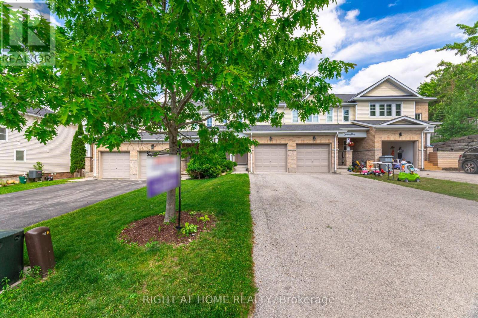 23 Peartree Court, Barrie (Allandale Heights), Ontario L4N 6N7 - Photo 4 - S12602362