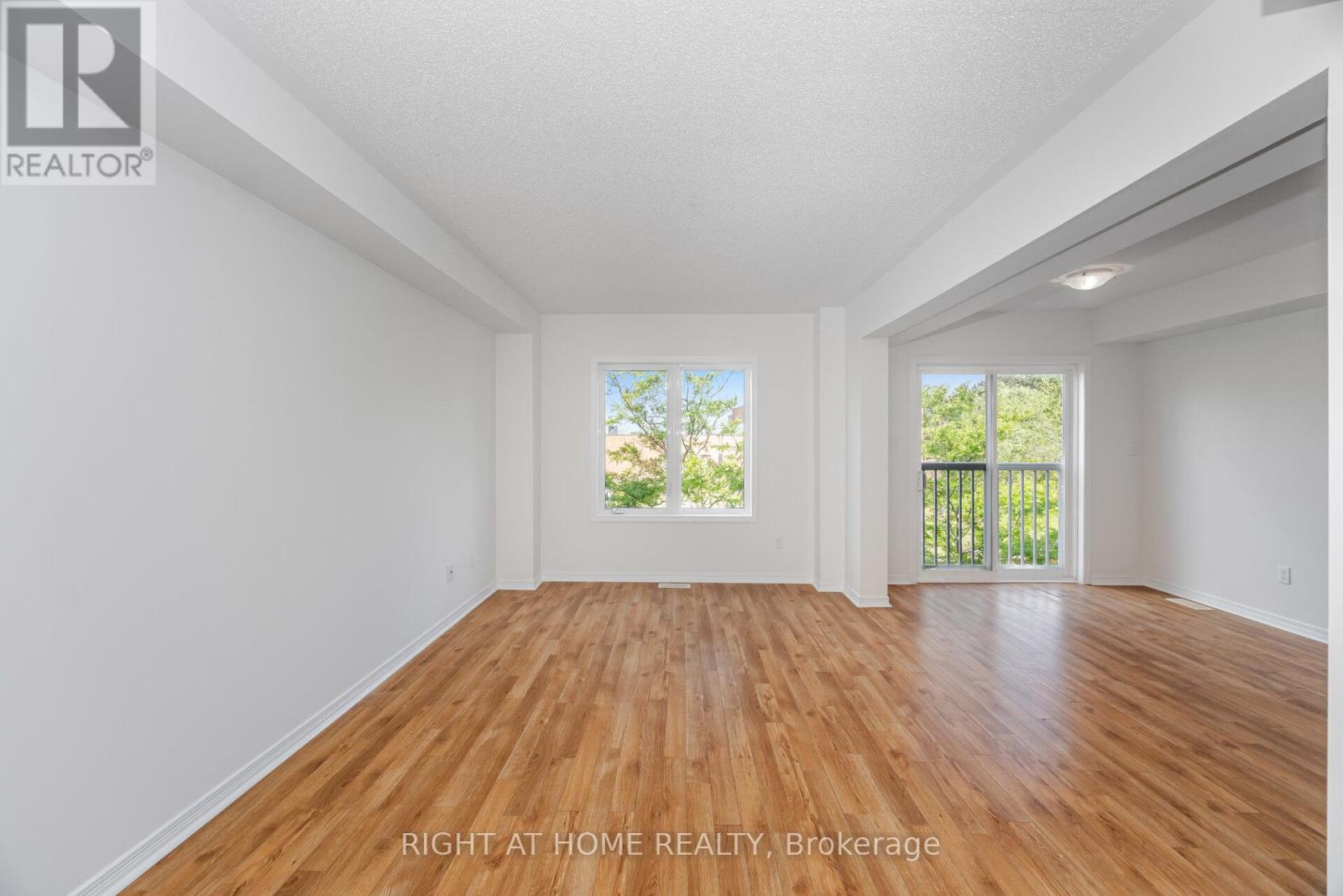 23 Peartree Court, Barrie (Allandale Heights), Ontario L4N 6N7 - Photo 9 - S12602362