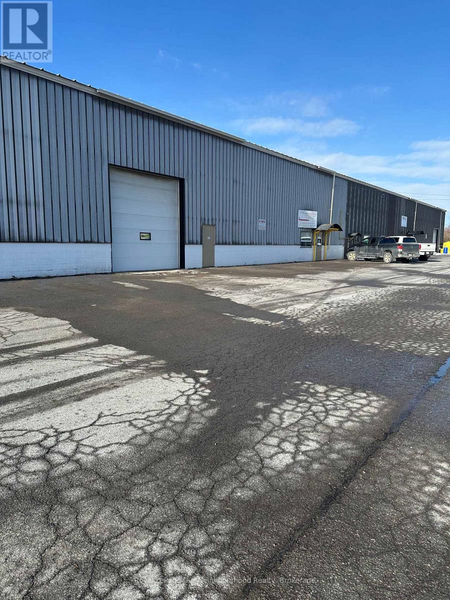 19 Frankford Crescent, Quinte West, Ontario  K8V 6H8 - Photo 4 - X12602440