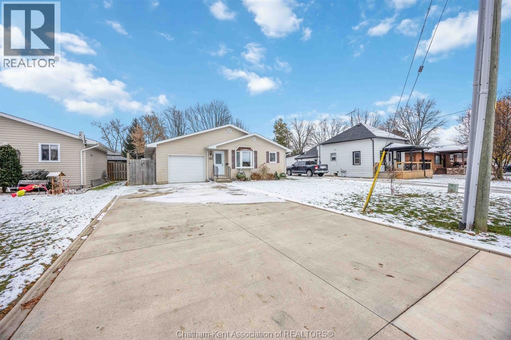 503 Trerice Street West, Dresden, Ontario  N0P 1M0 - Photo 3 - 25031104