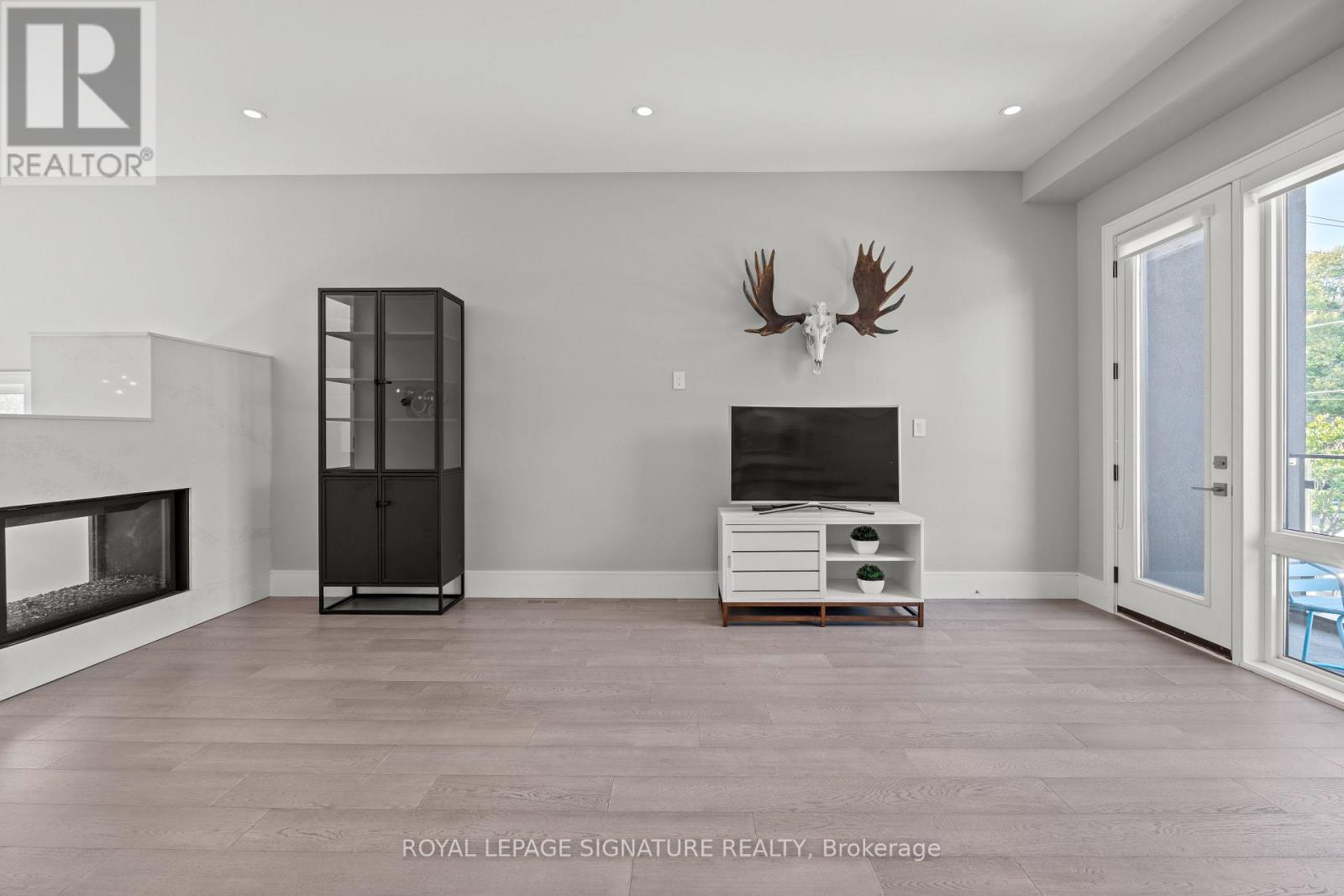 425b Valermo Drive, Toronto, Ontario  M8W 2M2 - Photo 15 - W12602302