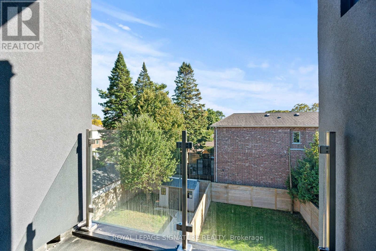 425b Valermo Drive, Toronto, Ontario  M8W 2M2 - Photo 28 - W12602302