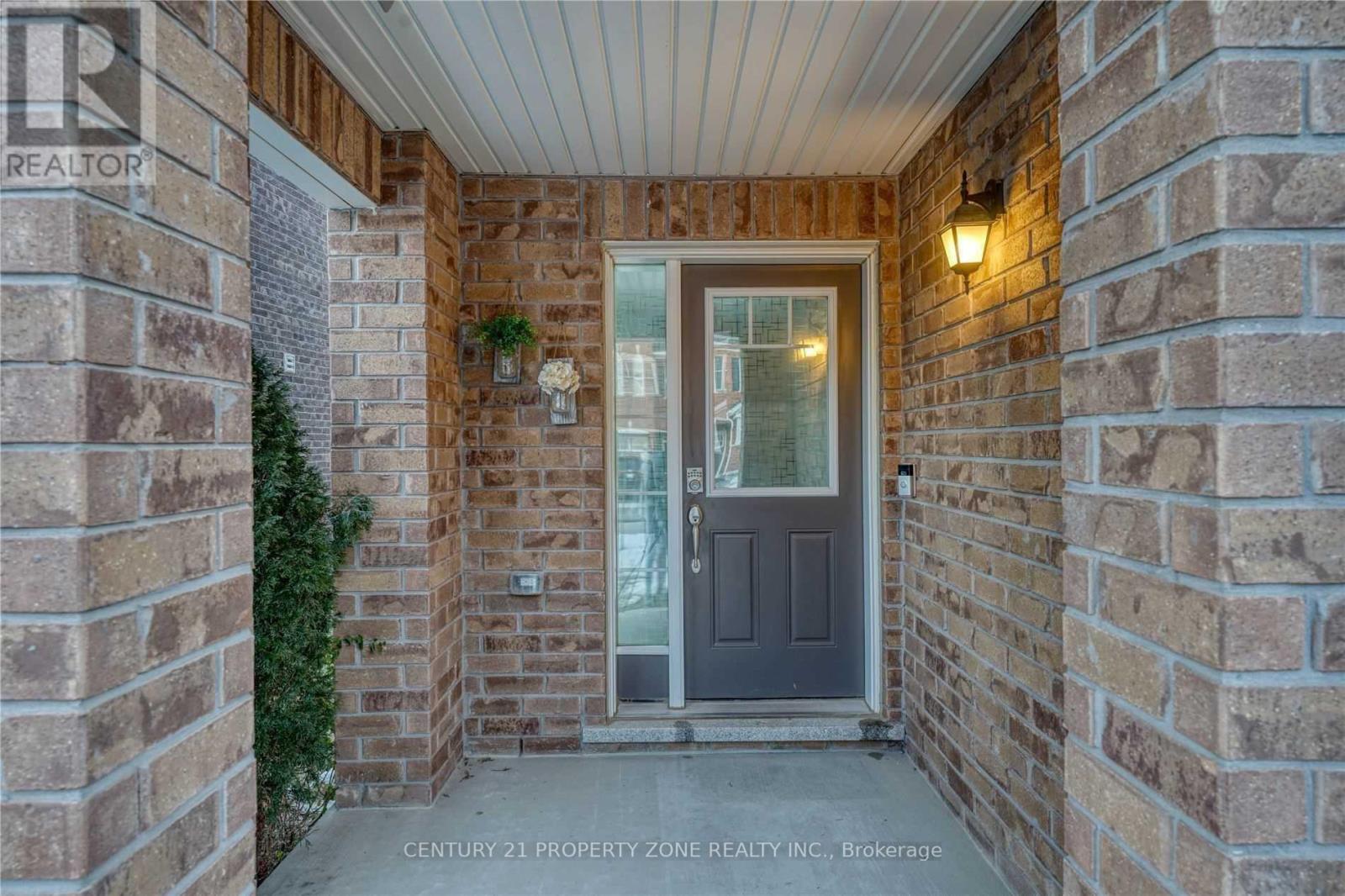 95 Bannister Crescent, Brampton, Ontario  L7A 0G2 - Photo 2 - W12602326
