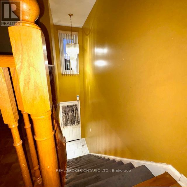 63 Acadian Heights, Brampton, Ontario  L6Y 4H3 - Photo 12 - W12602330