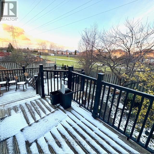 63 Acadian Heights, Brampton, Ontario  L6Y 4H3 - Photo 25 - W12602330