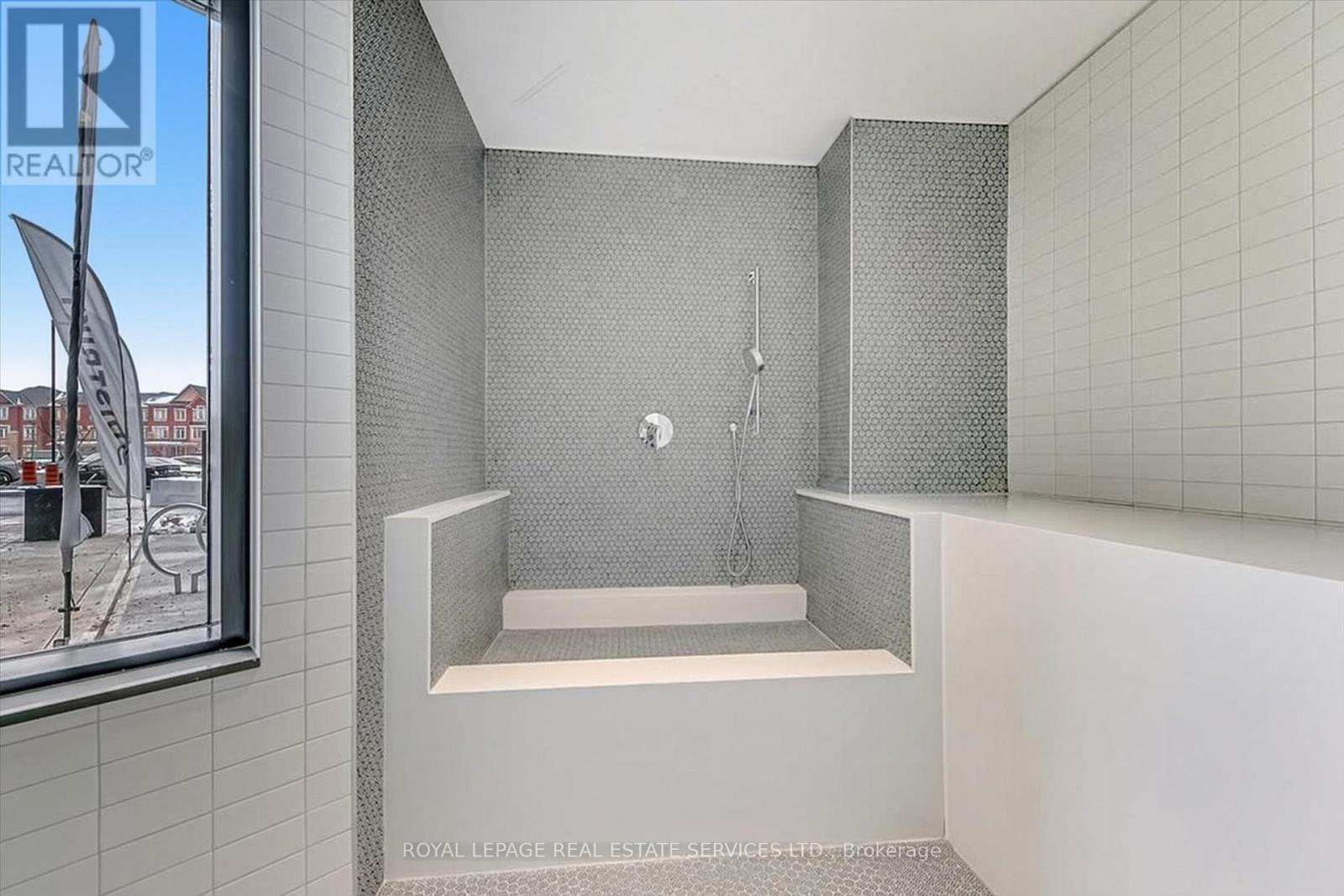 603 - 395 Dundas Street W, Oakville, Ontario  L6M 5R8 - Photo 28 - W12602334