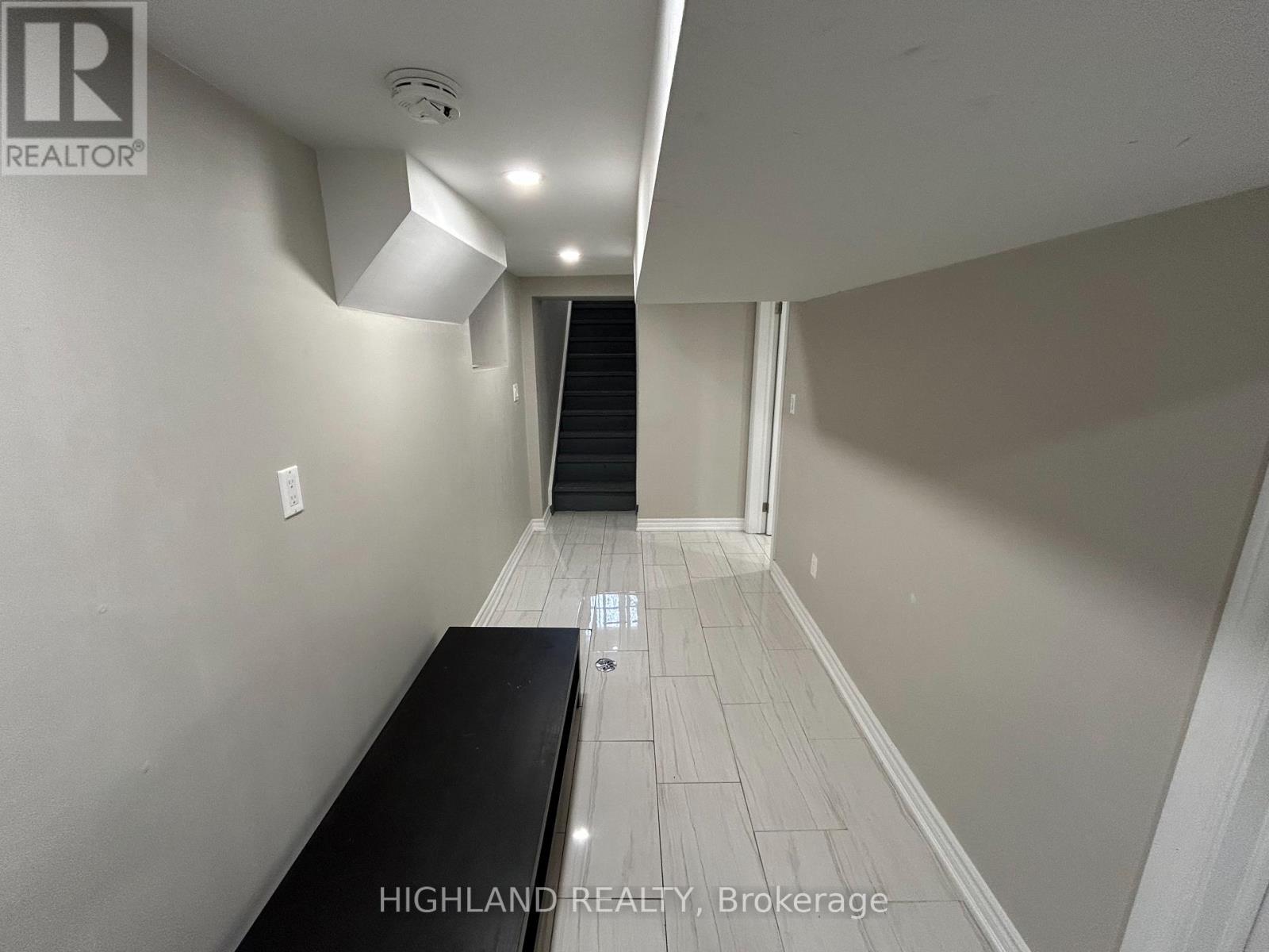 879 Lansdowne Avenue, Toronto, Ontario  M6H 3Z2 - Photo 3 - W12602376