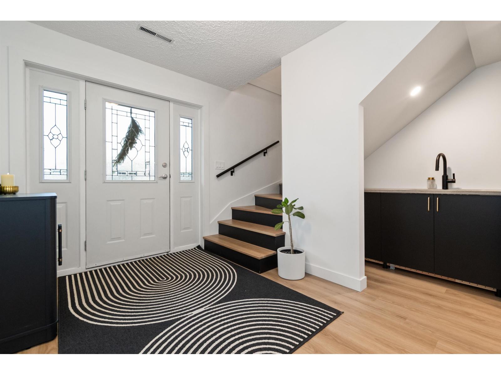 8750 Butchart Street, Chilliwack Proper South, Chilliwack, British Columbia V2P 5S3 - Photo 4 - R3072234