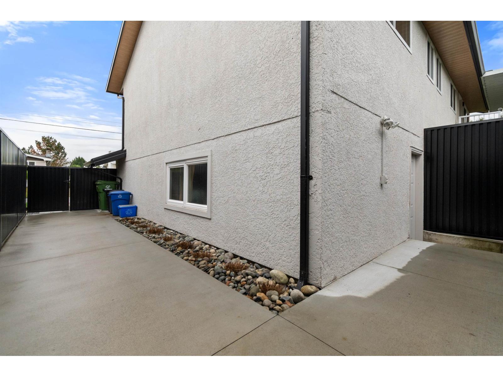 8750 Butchart Street, Chilliwack Proper South, Chilliwack, British Columbia V2P 5S3 - Photo 32 - R3072234