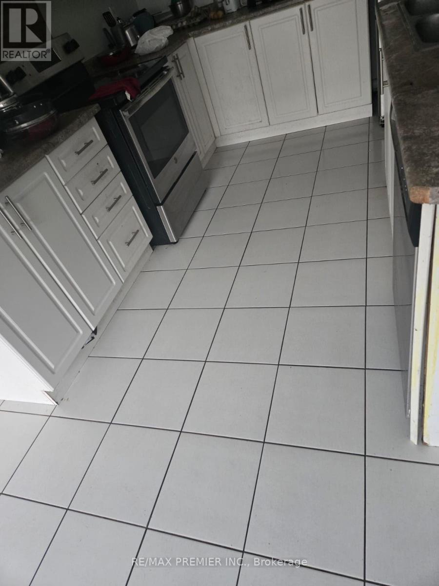 51 Mullholland Avenue, Cambridge, Ontario N3H 5L5 - Photo 11 - X12581890