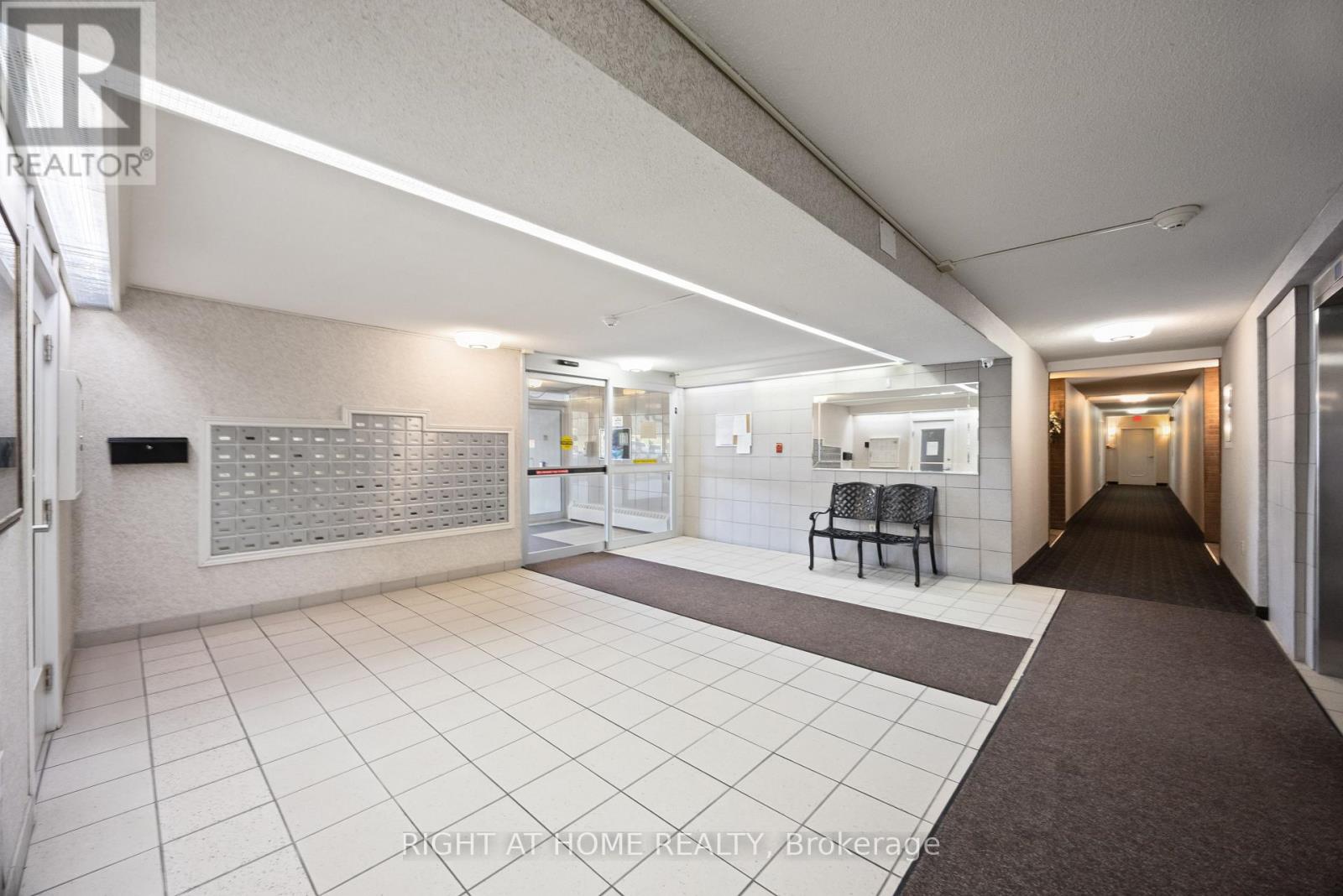 808 - 1966 Main Street W, Hamilton, Ontario L8S 1J6 - Photo 3 - X12601872