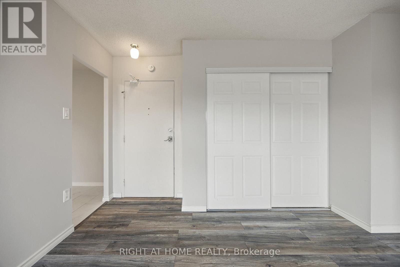 808 - 1966 Main Street W, Hamilton, Ontario L8S 1J6 - Photo 4 - X12601872