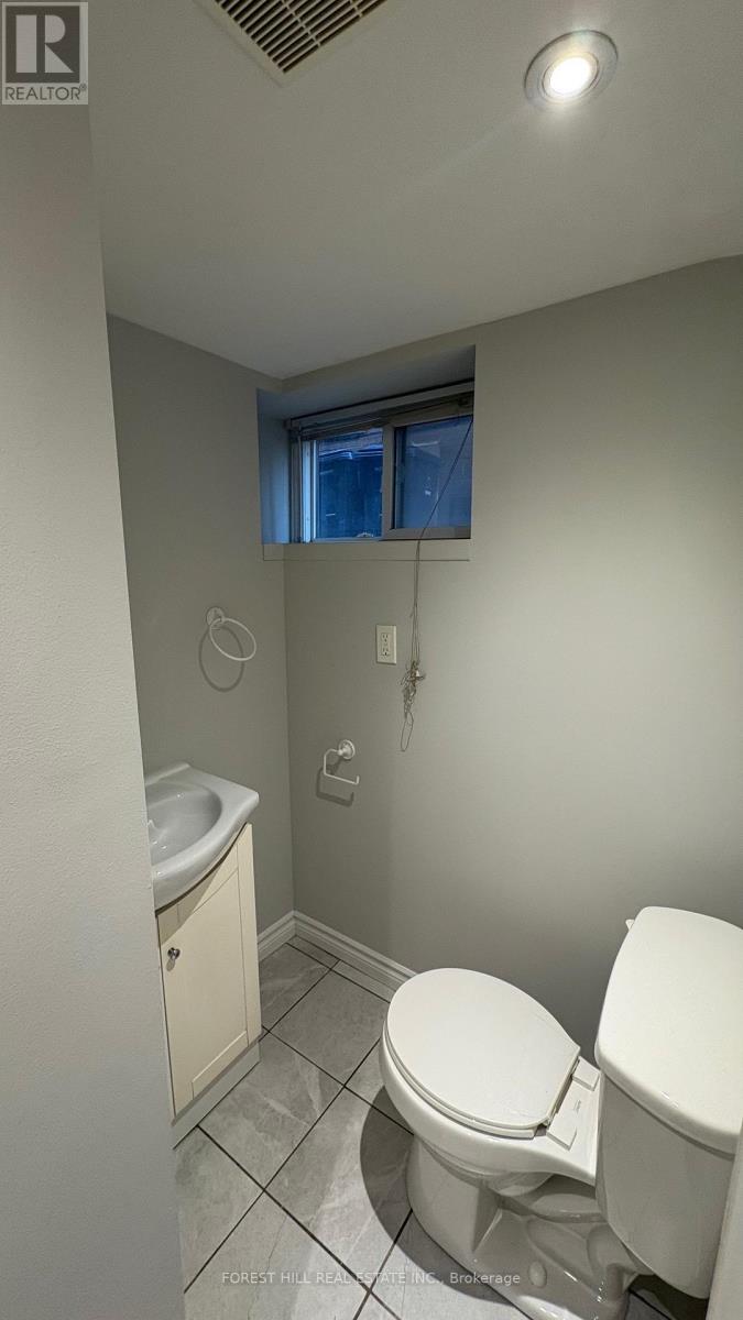 B - 8 Poplar Plains Crescent, Toronto (Casa Loma), Ontario  M4V 1E8 - Photo 5 - C12541862