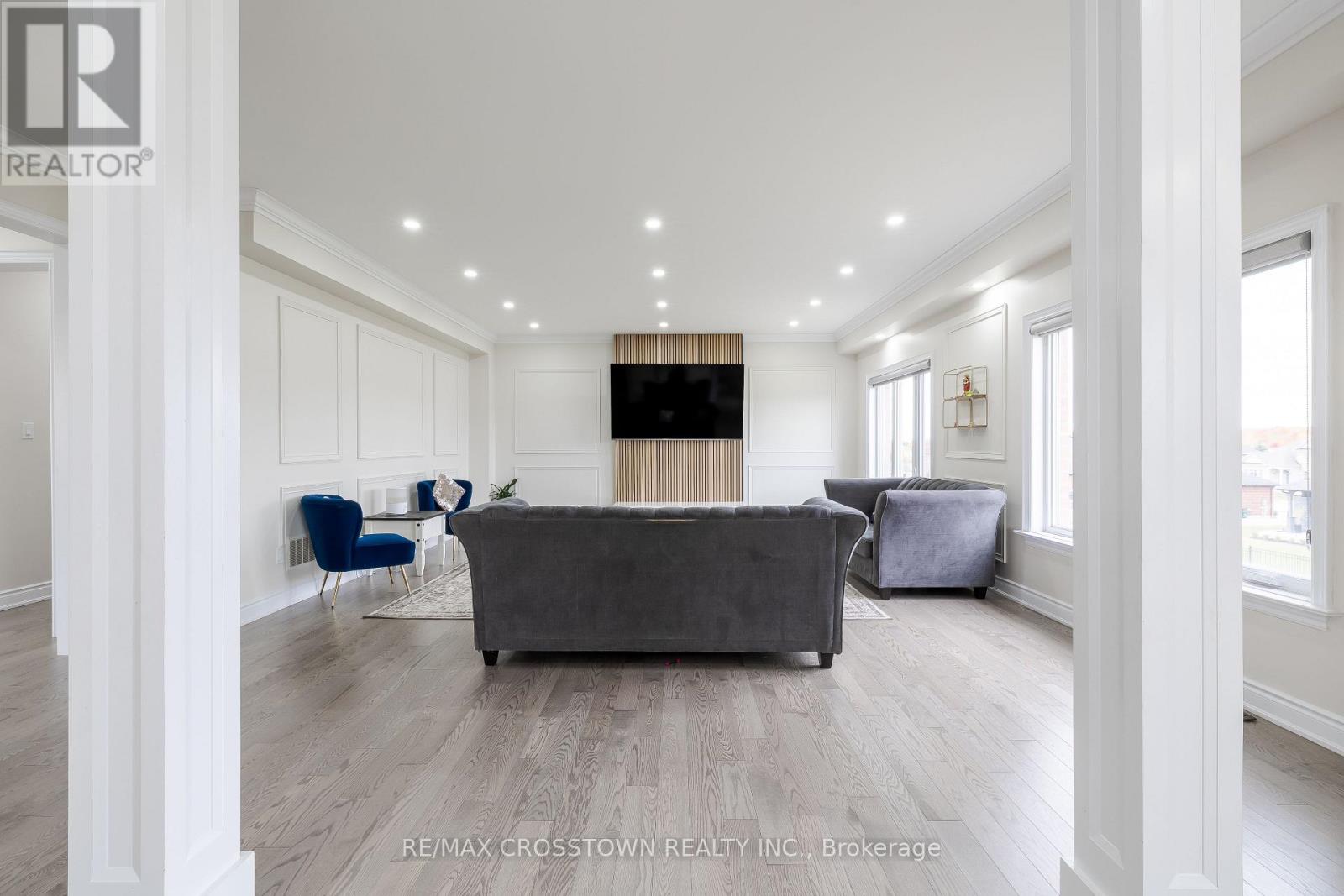 10 Stewart Crescent, Essa, Ontario  L0L 2N0 - Photo 25 - N12365361