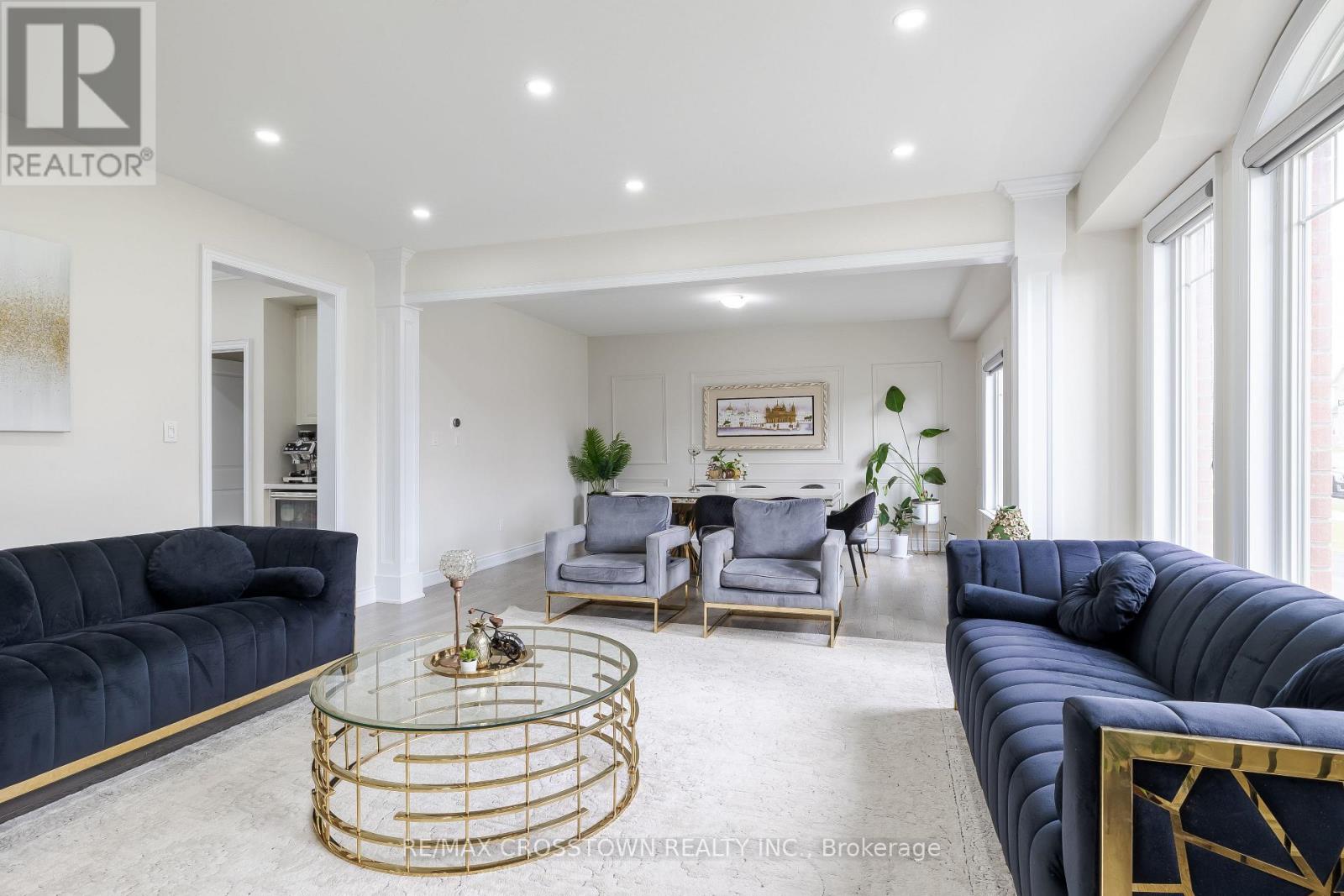 10 Stewart Crescent, Essa, Ontario  L0L 2N0 - Photo 11 - N12365361