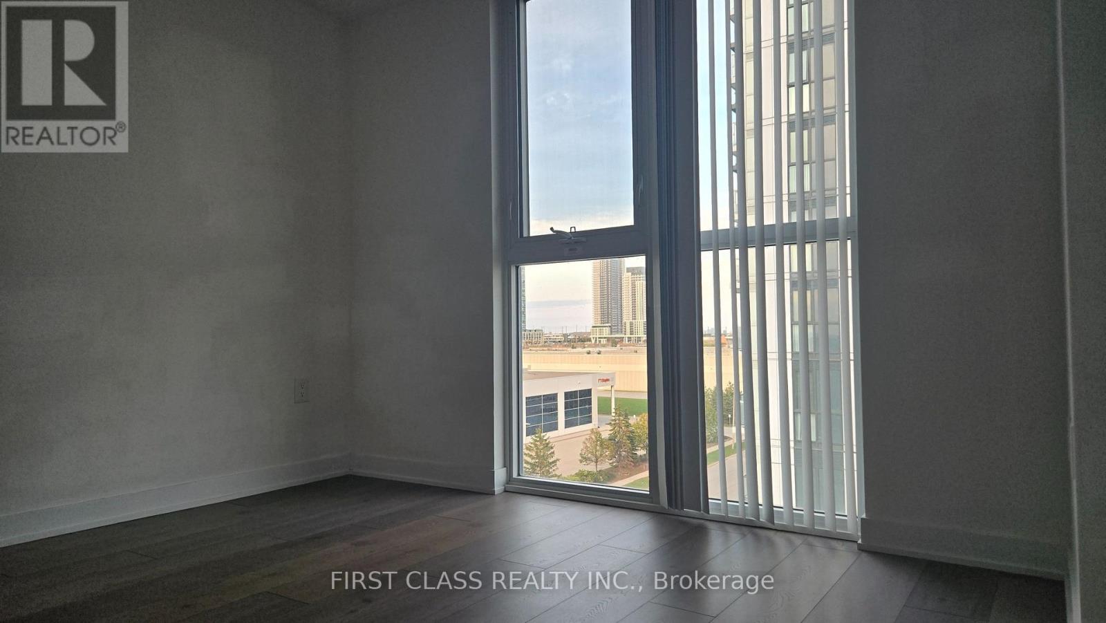 603 - 10 Honeycrisp Crescent, Vaughan, Ontario  L4K 0M7 - Photo 7 - N12470603