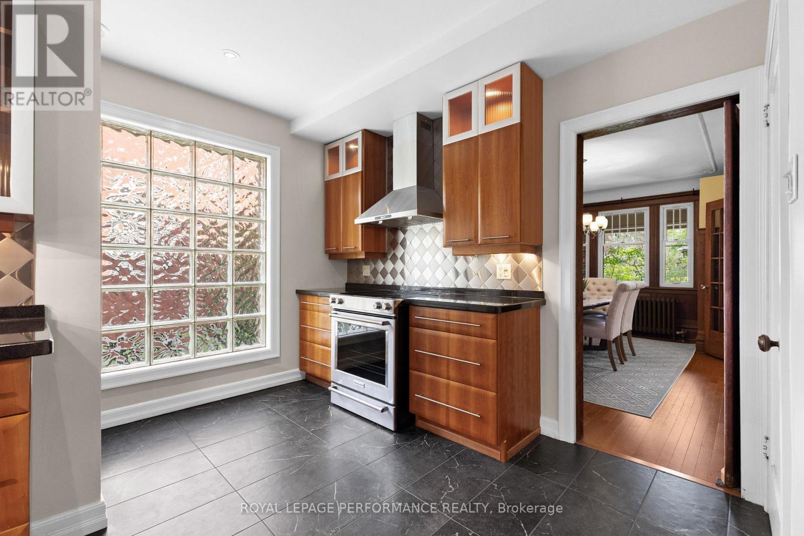 345 Third Avenue, Ottawa, Ontario  K1S 2K4 - Photo 14 - X12602456