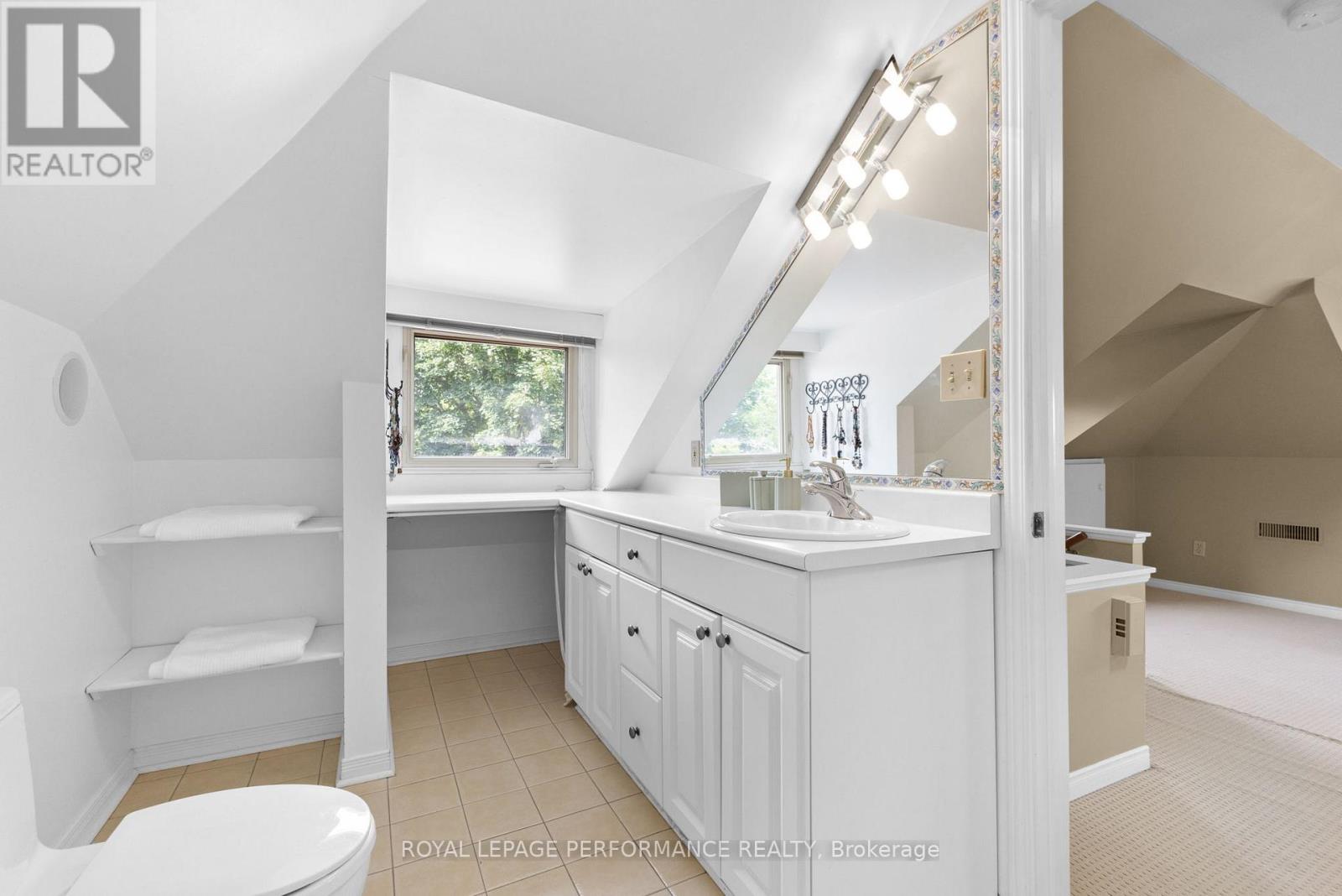 345 Third Avenue, Ottawa, Ontario  K1S 2K4 - Photo 31 - X12602456