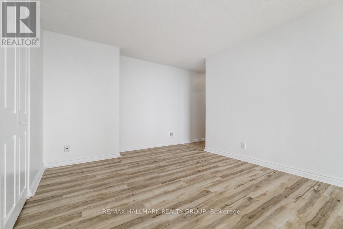 812 - 515 St Laurent Boulevard, Ottawa, Ontario  K1K 2X5 - Photo 12 - X12602502