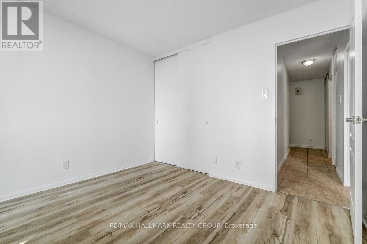 812 - 515 St Laurent Boulevard, Ottawa, Ontario  K1K 2X5 - Photo 17 - X12602502