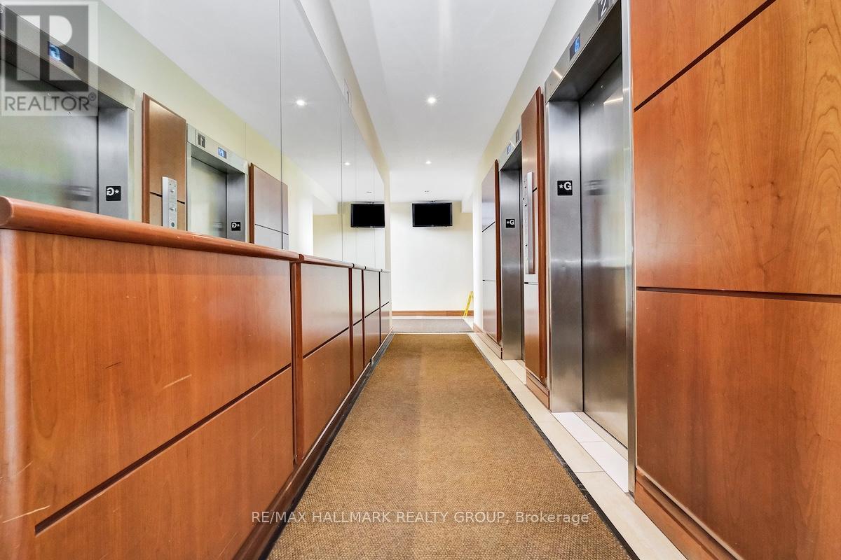 812 - 515 St Laurent Boulevard, Ottawa, Ontario  K1K 2X5 - Photo 4 - X12602502