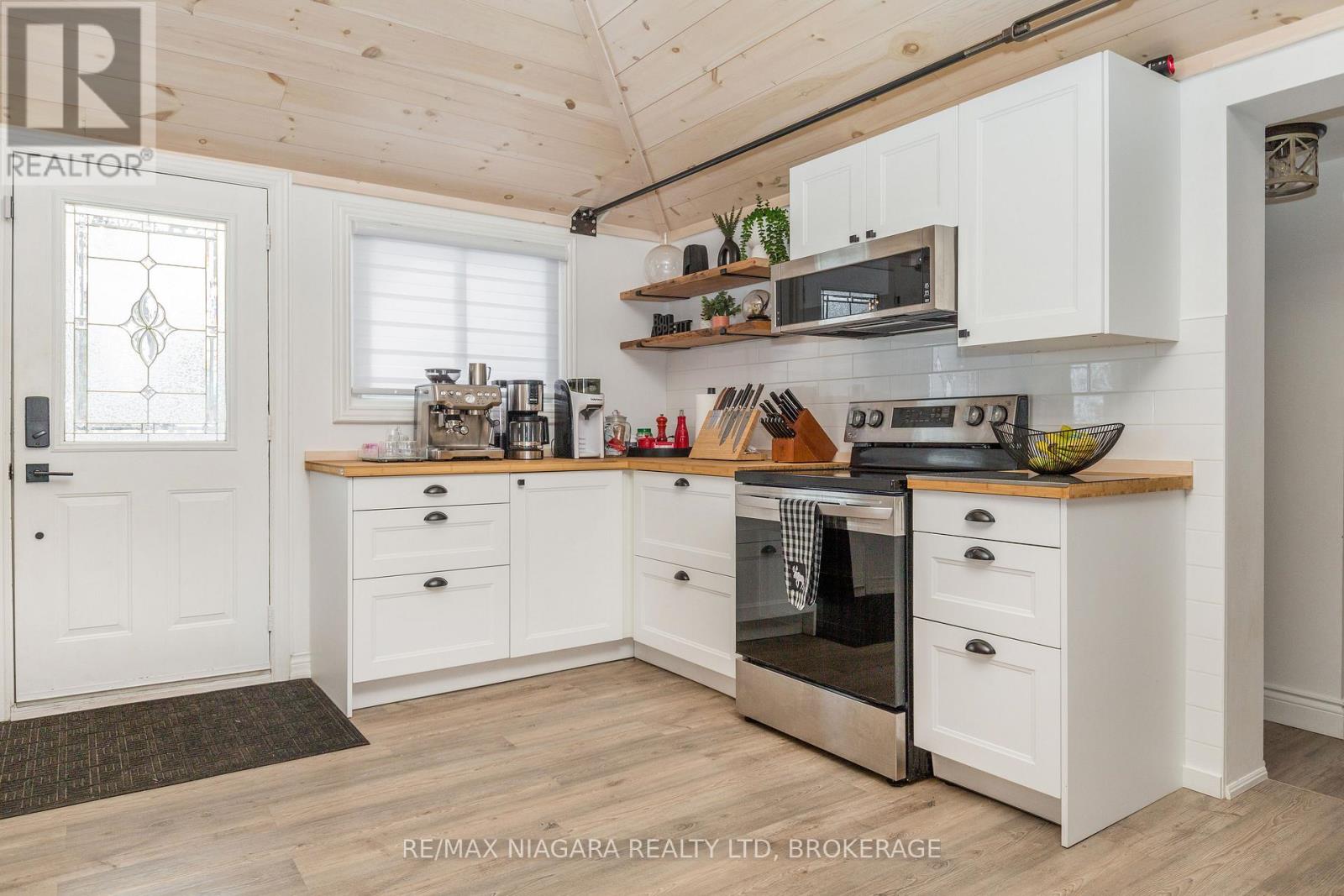 18 Sallows Drive, Tay, Ontario  L0K 2A0 - Photo 7 - S12602522