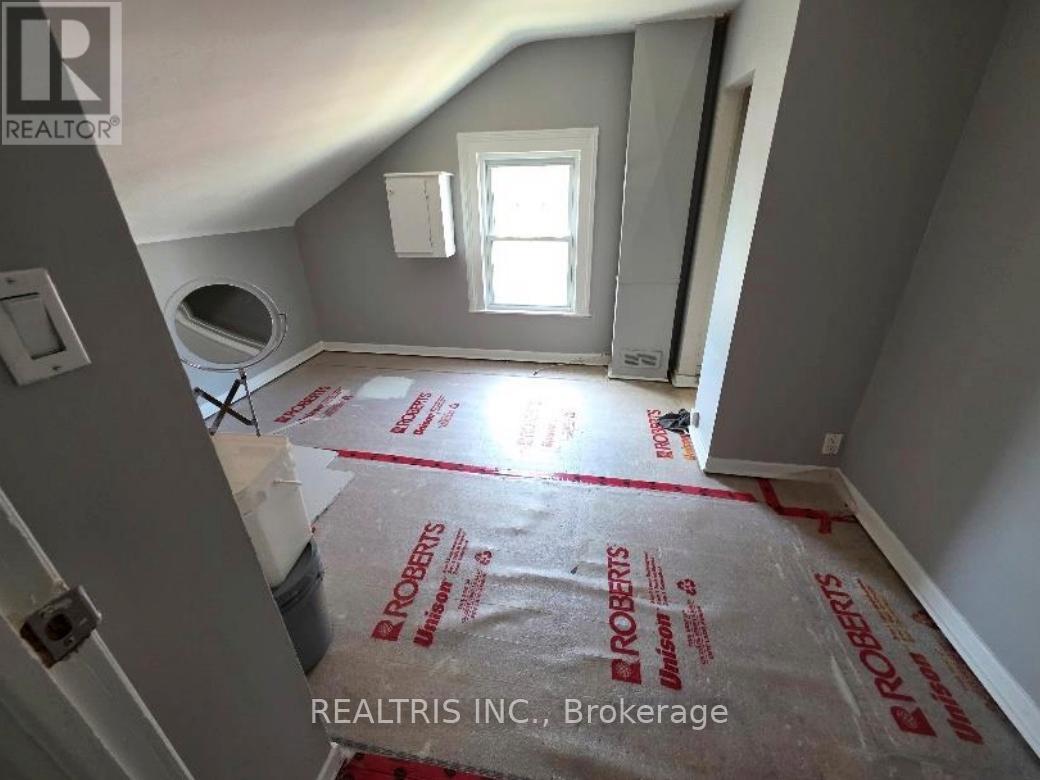 31 Ormond Street S, Thorold, Ontario L2V 1Y3 - Photo 12 - X12602384