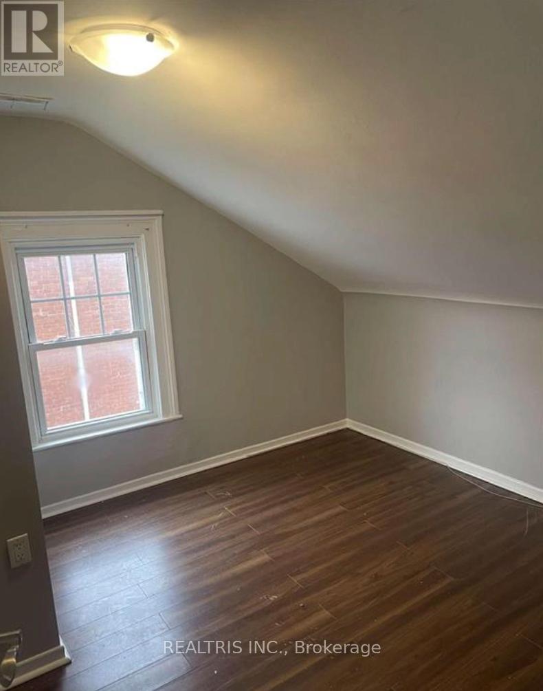 31 Ormond Street S, Thorold, Ontario L2V 1Y3 - Photo 7 - X12602384