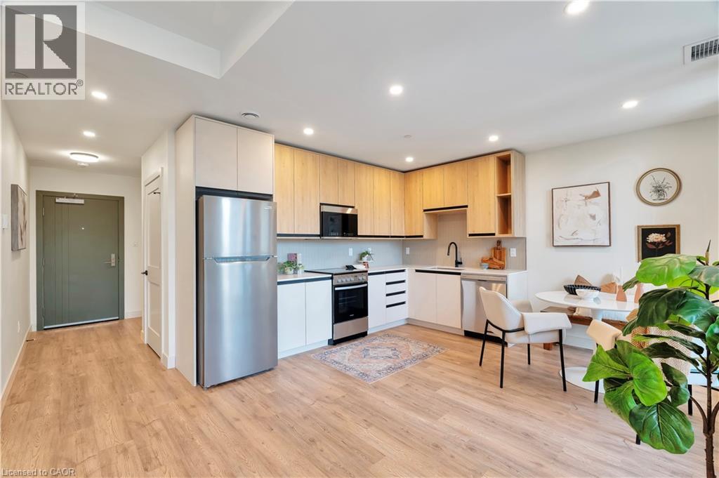 4390 HILLVIEW Drive Unit# 202, Beamsville, Ontario