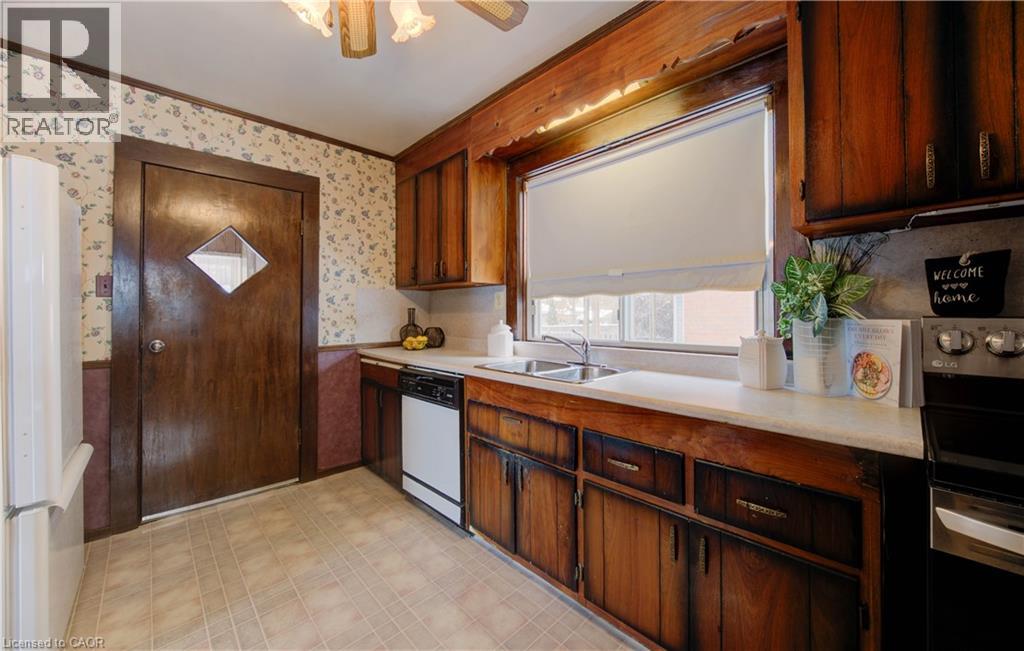 160 Glasgow Street, Kitchener, Ontario  N2G 2G9 - Photo 17 - 40791385