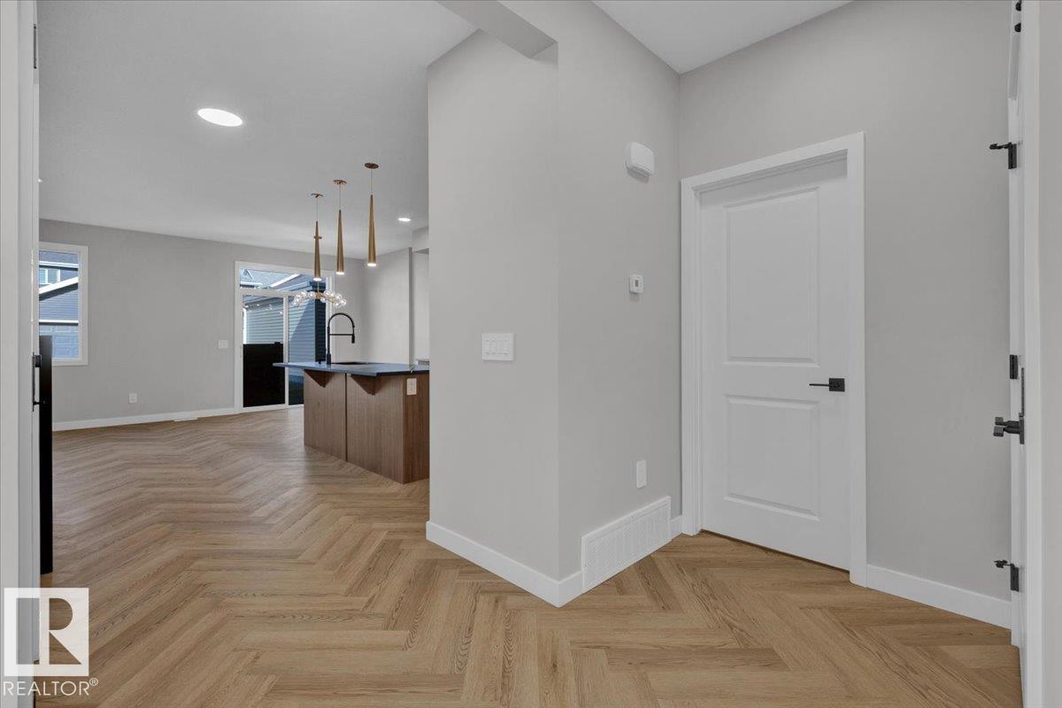 8250 Kiriak Lo Sw, Edmonton, Alberta  T6W 5S2 - Photo 3 - E4467438