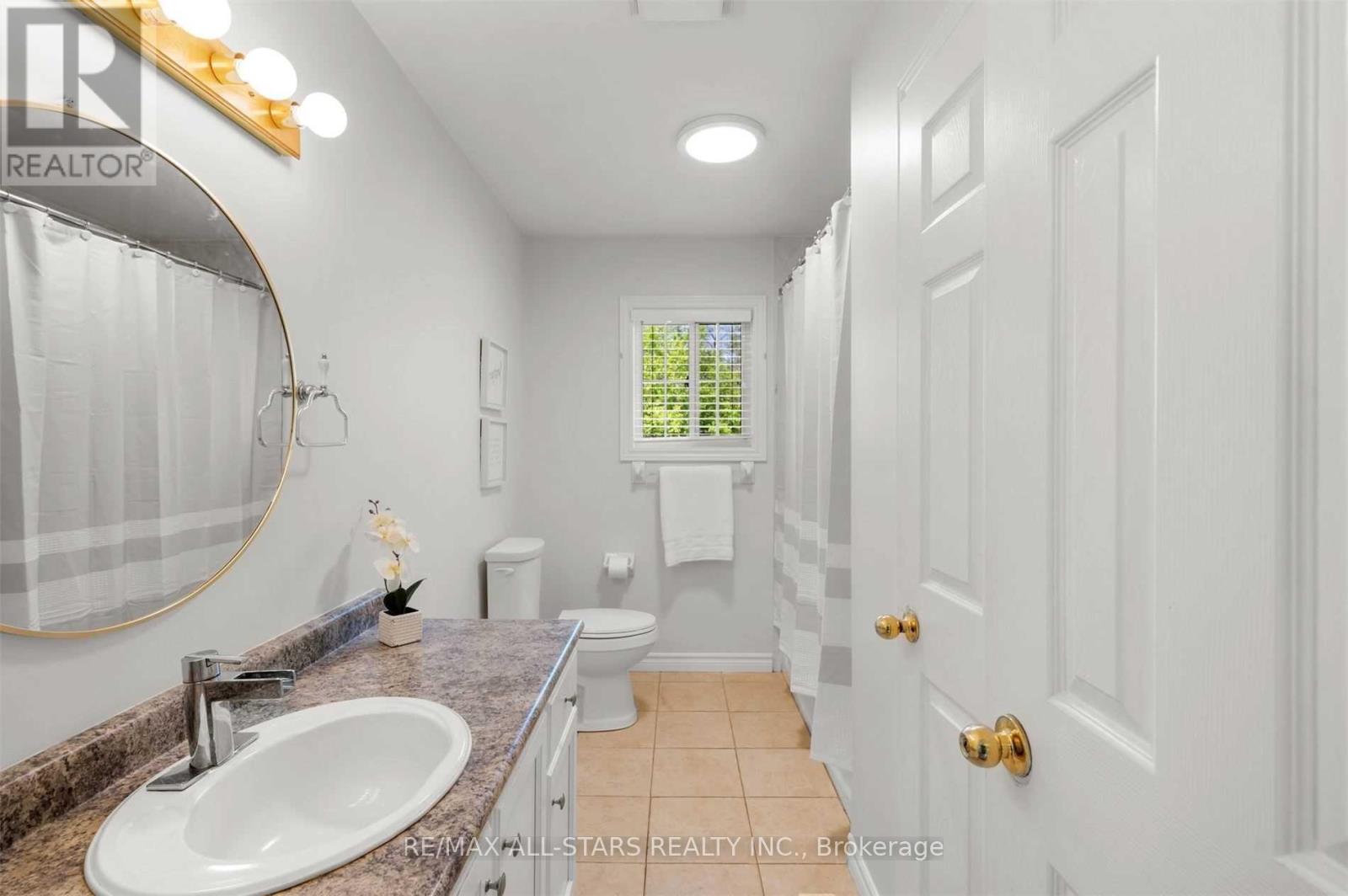 4 Alice Avenue, Georgina, Ontario  L3P 3C8 - Photo 19 - N12590334