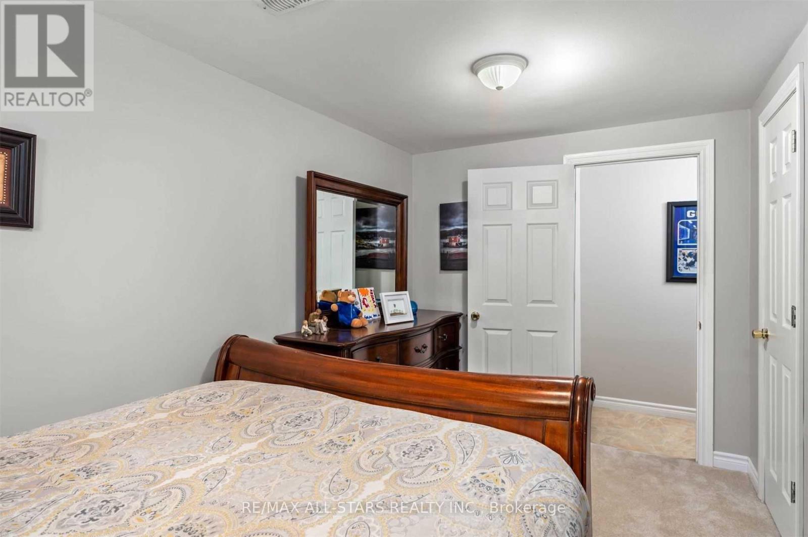 4 Alice Avenue, Georgina, Ontario  L3P 3C8 - Photo 28 - N12590334