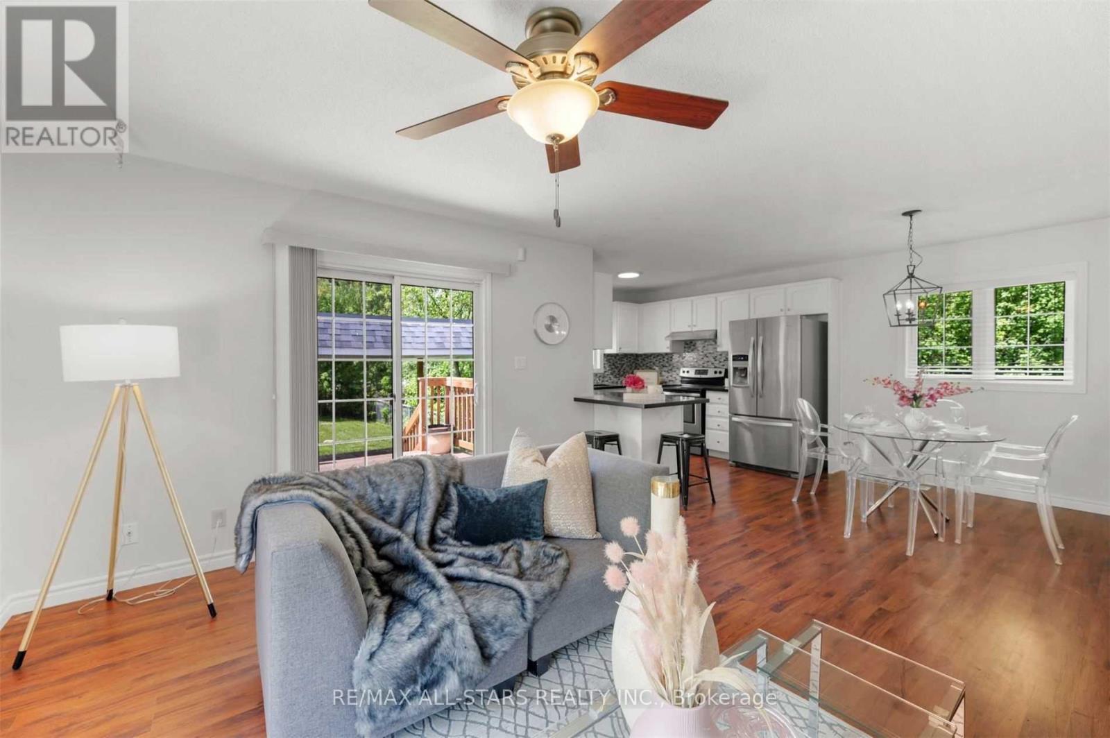 4 Alice Avenue, Georgina, Ontario  L3P 3C8 - Photo 9 - N12590334