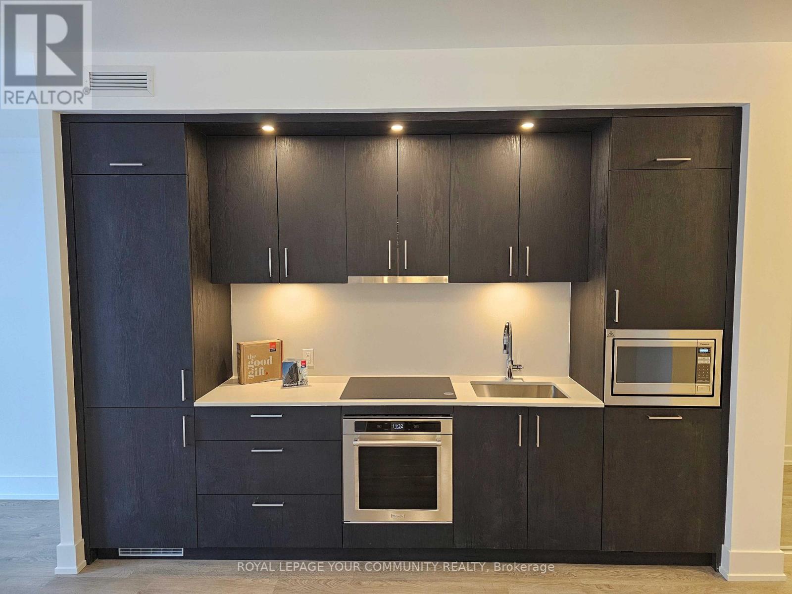 2305 - 10 Inn On The Park Drive, Toronto (Banbury-Don Mills), Ontario  M3C 0P9 - Photo 5 - C12602416