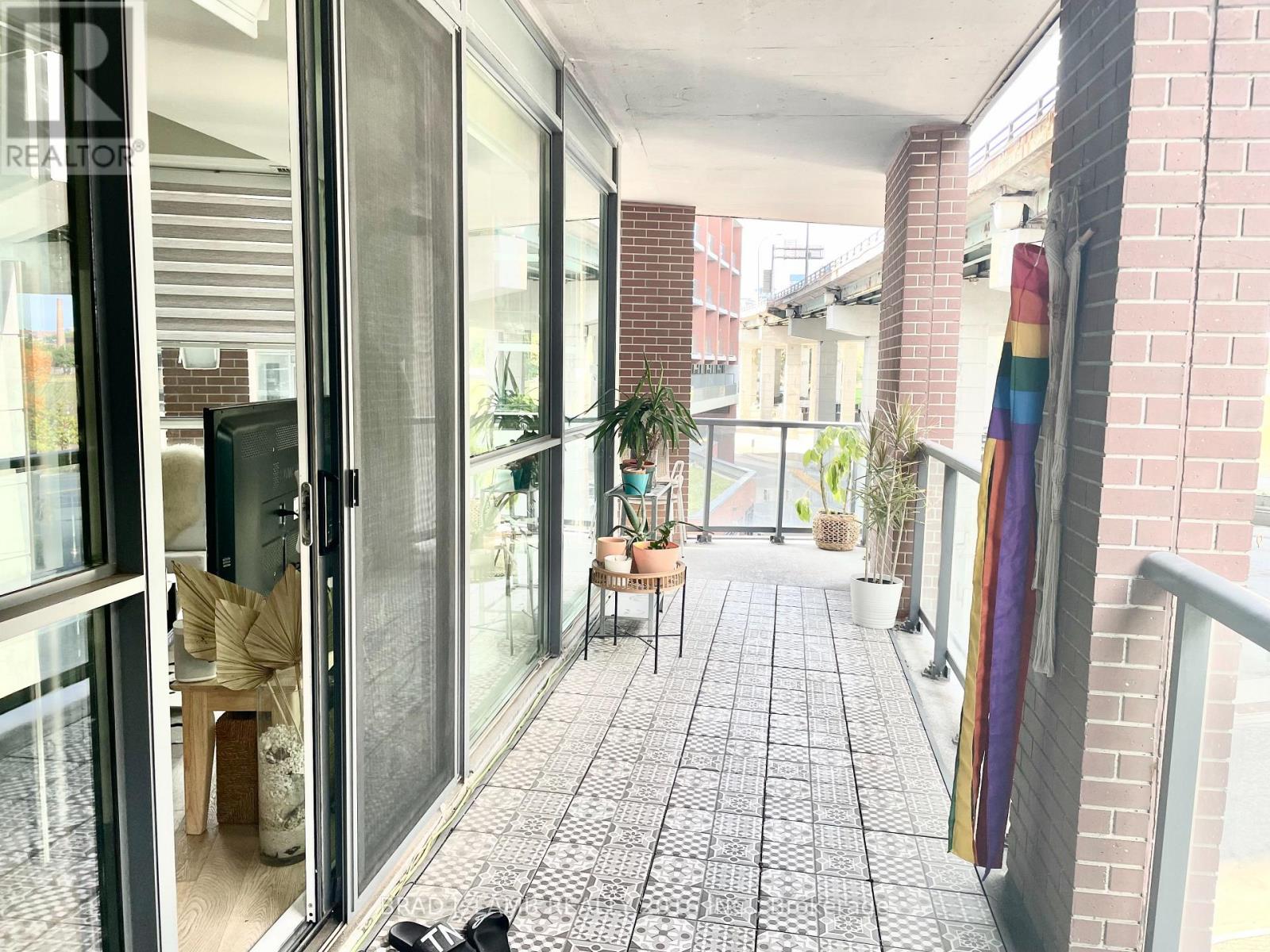 327 - 20 Bruyeres Mews, Toronto, Ontario  M5V 0G8 - Photo 10 - C12602452