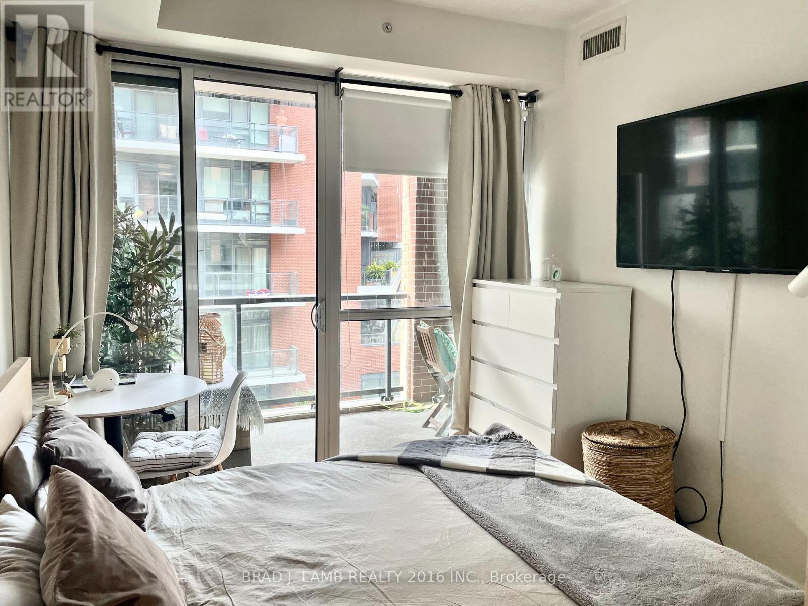 327 - 20 Bruyeres Mews, Toronto, Ontario  M5V 0G8 - Photo 13 - C12602452