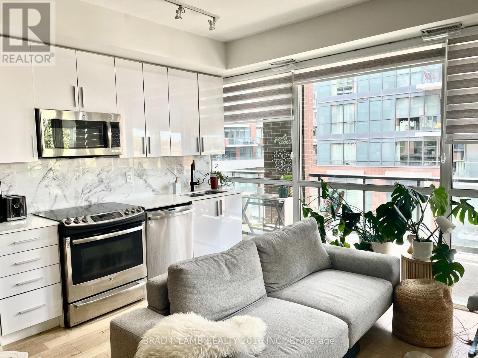 327 - 20 Bruyeres Mews, Toronto, Ontario  M5V 0G8 - Photo 19 - C12602452