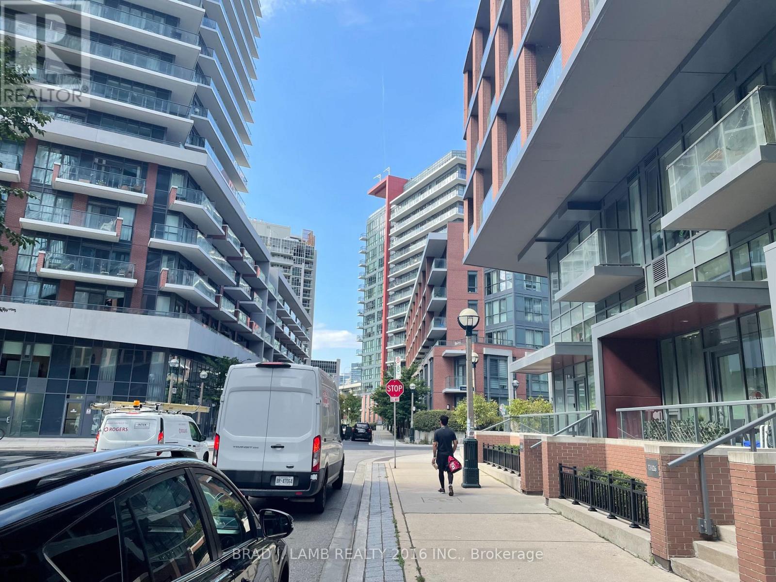 327 - 20 Bruyeres Mews, Toronto, Ontario  M5V 0G8 - Photo 2 - C12602452