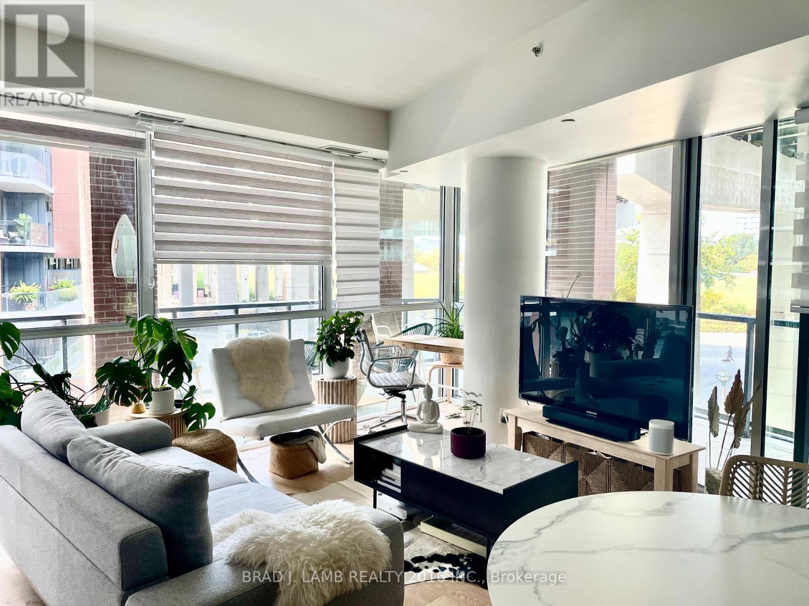 327 - 20 Bruyeres Mews, Toronto, Ontario  M5V 0G8 - Photo 5 - C12602452