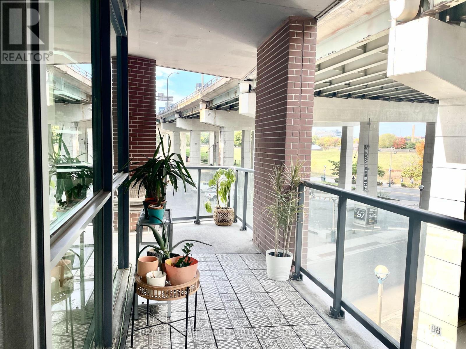 327 - 20 Bruyeres Mews, Toronto, Ontario  M5V 0G8 - Photo 8 - C12602452