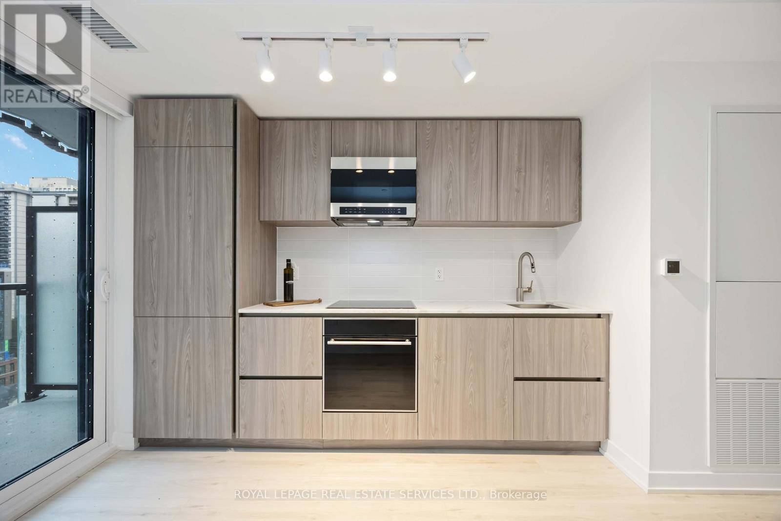 1011 - 120 Broadway Avenue, Toronto, Ontario  M4P 0E9 - Photo 13 - C12602472