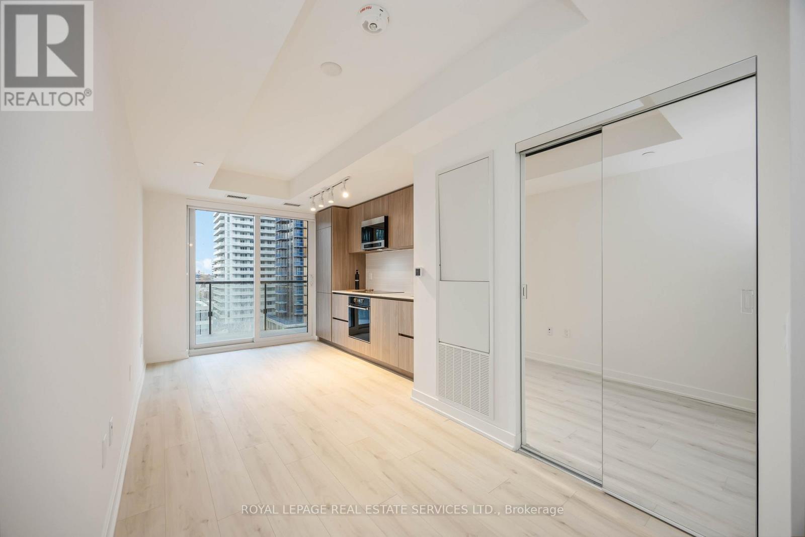 1011 - 120 Broadway Avenue, Toronto, Ontario  M4P 0E9 - Photo 7 - C12602472