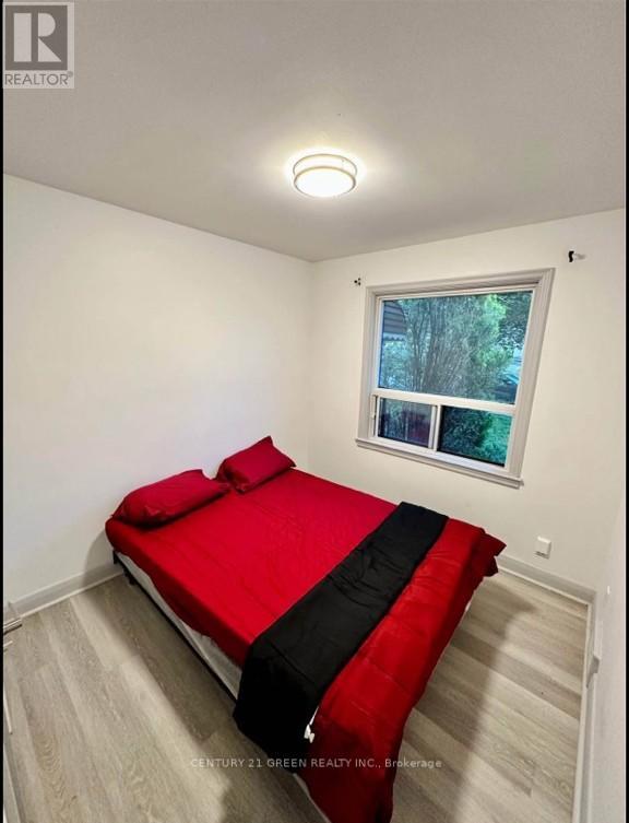 26 Kenton Drive, Toronto (Newtonbrook West), Ontario  M2R 2H8 - Photo 4 - C12602506