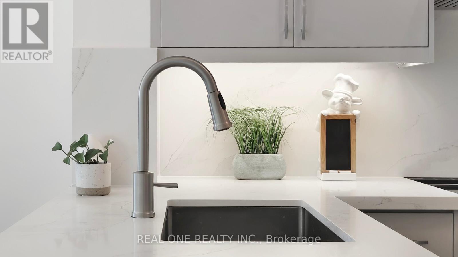 1708 - 33 Bay Street, Toronto, Ontario  M5J 2Z3 - Photo 15 - C12602586